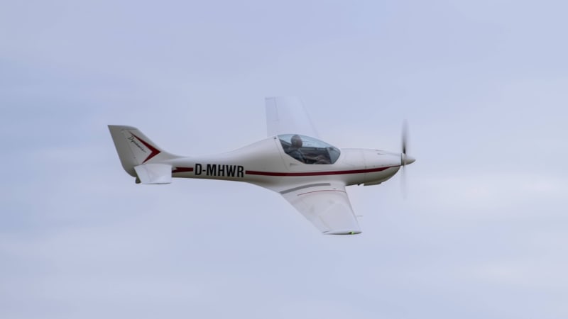 Pád malého letadla na Slovensku: Stroj se zřítil do lesního porostu, pilot zahynul