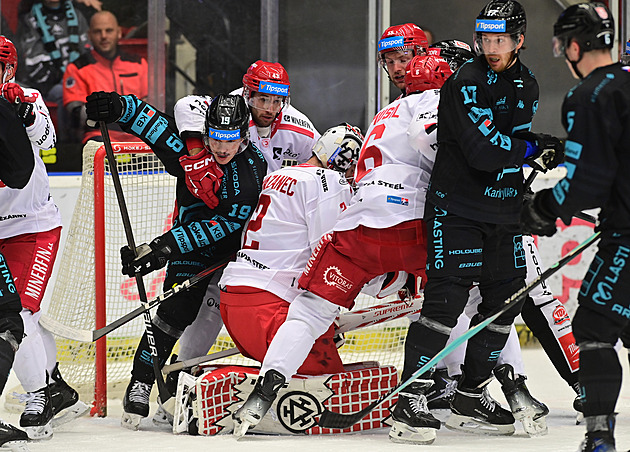 ONLINE: Vary s Třincem zatím bez branek, Budějovice proti Liberci srovnávají