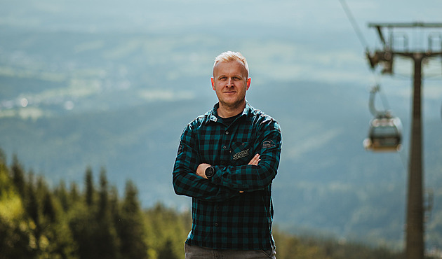 Lidé už na hory nejezdí jen lyžovat, chtějí komplexnější zážitek, říká šéf skiresortu