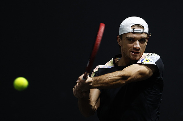 Macháč na Masters v Paříži rychle končí, druhé zklamání mu připravil Cobolli