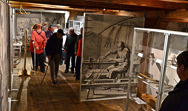 Chátrající sýpku ve Volyni přestavěli na multifunkční prostor s expozicí o dřevě