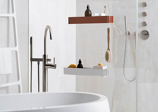 Poličky, které nemusíte přivrtávat, i geniální nápad, jak mít doma pořádek