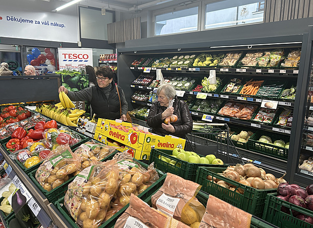 Otevírací doba na Silvestra. Kdy přesně obchody zavírají 31. prosince 2025?