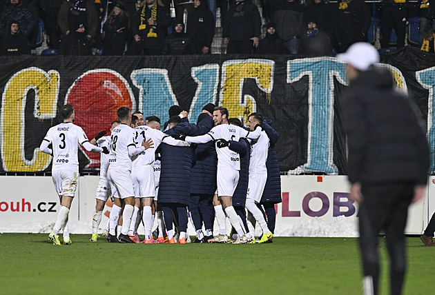 Slovácko se chce odlepit ze dna. Kabina věří Skuhravému, Heča si troufá i na Plzeň