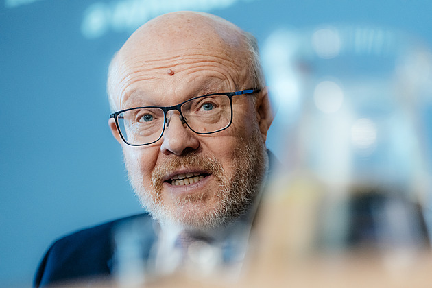 Ministr Válek bilancoval. Mezi priority patřila depolitizace zdravotnictví, řekl