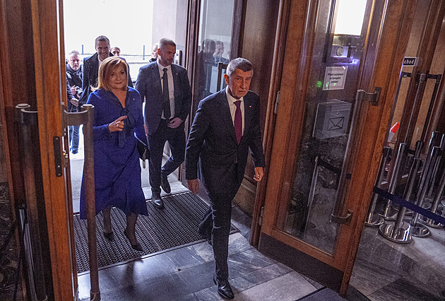 Nová EET bude v roce 2027. Okamžitě chce Babišova vláda snížit ceny elektřiny