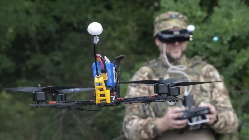 Přihlásil se dárce, který poslal 100 milionů na Dárek pro Putina. Podpoří i skupinu Vetchého