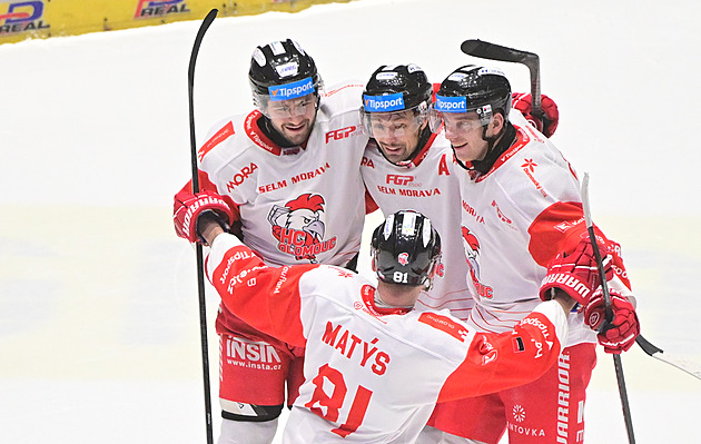 Olomouc předvedla s Dynamem nevídaný obrat, Hradec vyhrál v Třinci. Slaví i Plzeň