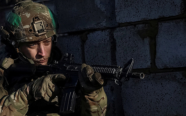 „Spáchal sebevraždu, není to hrdina.“ Blízcí ukrajinských vojáků čelí stigmatizaci