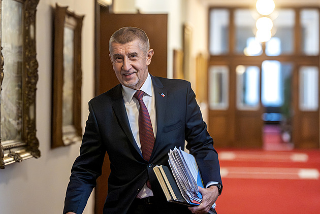 Vláda schválila redukci míst na úřadech. Nejsou to žádné čistky, řekl Babiš