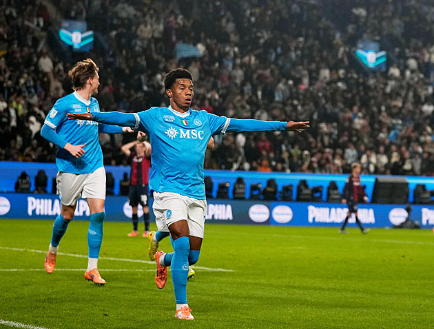 Neapol v italském Superpoháru přehrála Boloňu, Vitík zůstal jen na lavičce