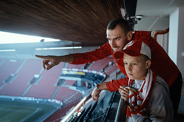 Byl to jenom sen? Dojemné setkání dvou kluků a jedné dívky s jejich idoly
