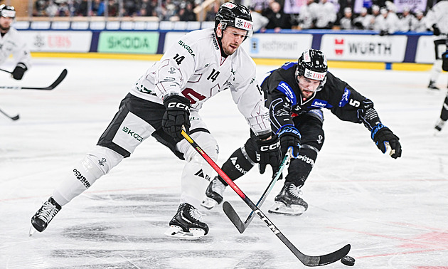 ONLINE: Spartě vstup do Spengler Cupu nevychází, s Fribourgem inkasuje potřetí