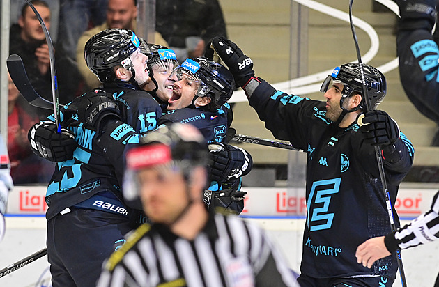 ONLINE: Vary se v derby ujaly vedení nad Plzní, Budějovice prohrávají v Litvínově