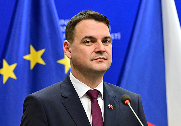 Svět se posouvá k diplomatickému řešení války, řekl Macinka a ocenil Trumpovo úsilí