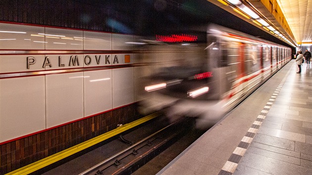 Přišla o nohy, s elektrokoloběžkou do metra nemůže. Upravíme to, slibuje PID