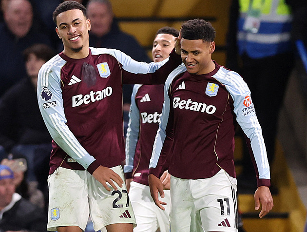 ONLINE: V akci Aston Villa, pak West Ham vyzve Wolverhampton. Večer Arsenal