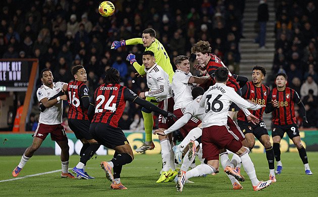 ONLINE: Wolverhampton poprvé zvítězil, Arsenal hájí náskok. Aston Villa slaví