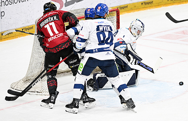 ONLINE: Na Spartě se prodlužuje, gól lídra proti Vítkovicím neplatí. Vary vedou v Brně