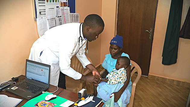 Česká stopa v Ugandě. Děti se srpkovitou anémií dostávají šanci žít