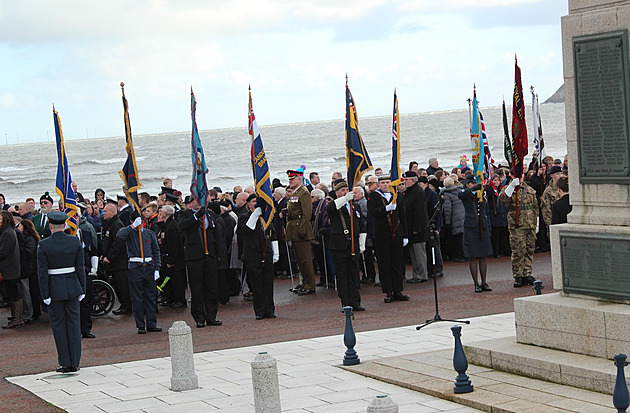Falešný admirál obrážel ve Velké Británii vzpomínkové akce, roky mu to procházelo