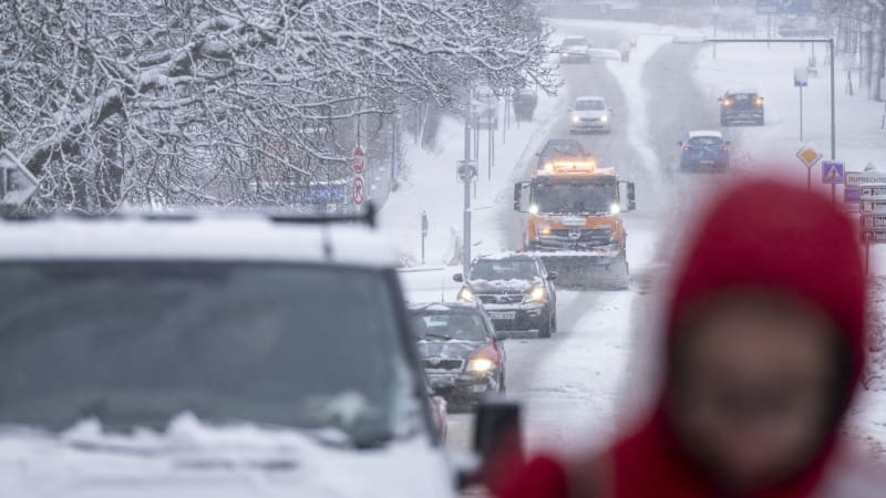 Česko čeká velký páteční zlom: Hrozí nebezpečné jevy, meteorologové radí omezit pobyt venku