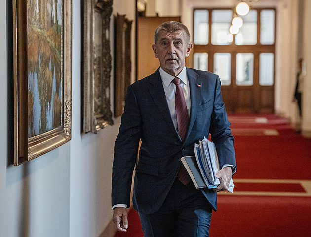 Babiš čeká s vložením Agrofertu do fondu na souhlasy ze zahraničí. Termín se blíží