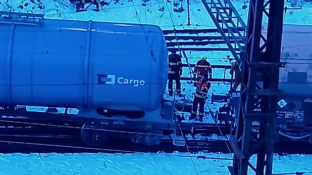 V Havlíčkově Brodě před čtvrtou hodinou ranní vykolejila cisterna s naftou