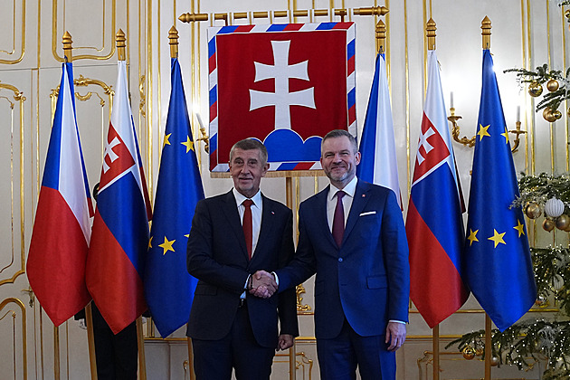 Babiš na Slovensku: s Ficem křísí společná jednání vlád, slíbil pomoc a našel inspiraci