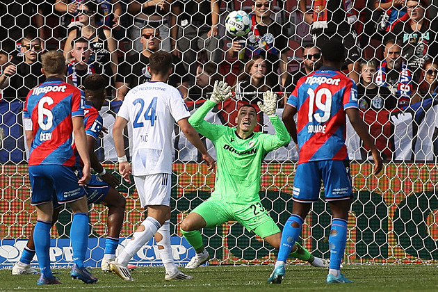 Fotbalové přestupy ONLINE: Jedlička už je v Baníku, Vorlický v Brně. Mandous posílil Pardubice