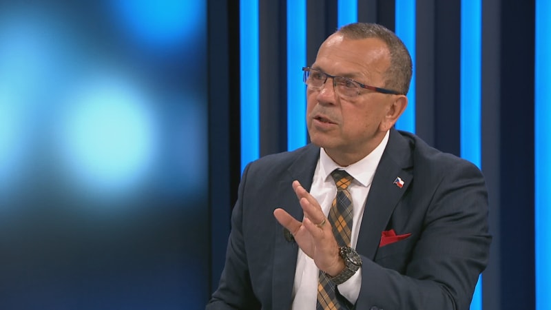 Foldyna zpochybnil, že bude hlasovat pro vyslovení důvěry. Revolty se nebojím, reagoval Fiala