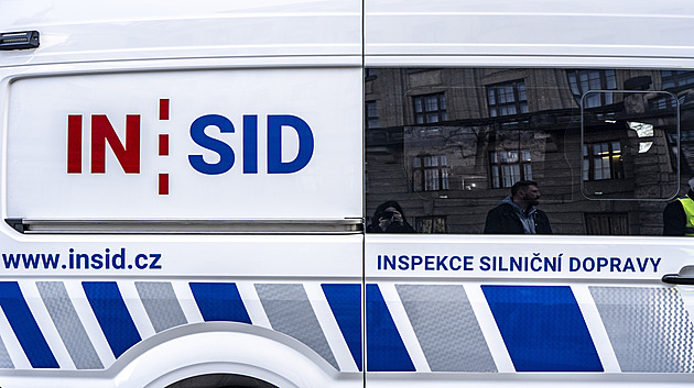 Náklaďáková inspekce rozdala tisíce pokut. Dohlédne na porušování zákazu jízd