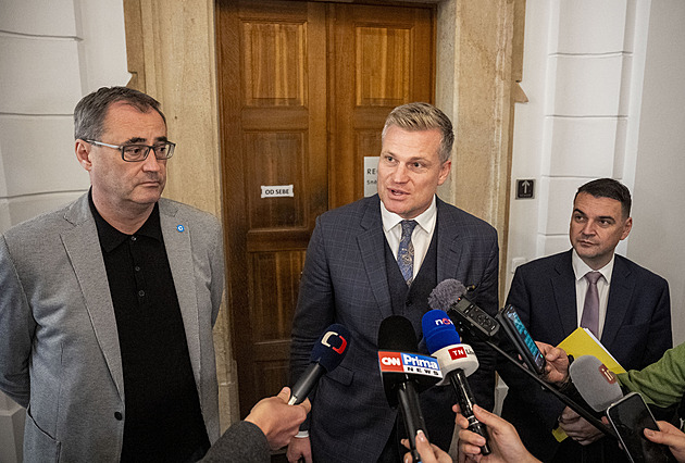 Koalice prosazuje usnesení, ať Pavel dodržuje Ústavu při jmenování ministrů