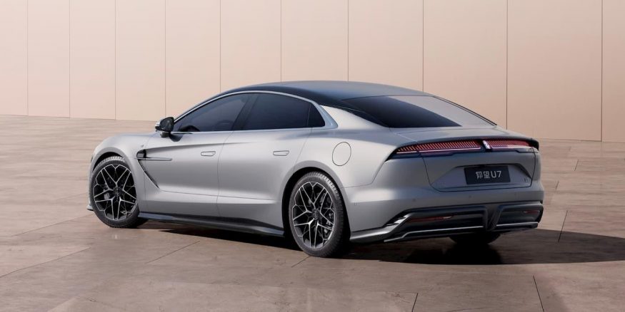 BYD dobilo svůj luxusní elektromobil 350× během devíti dní. Baterie si zachovala dechberoucí kapacitu