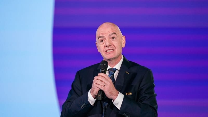 Infantino pod tlakem kritiky couvá. Jsem otevřený změnám v řízení FIFA, tvrdí