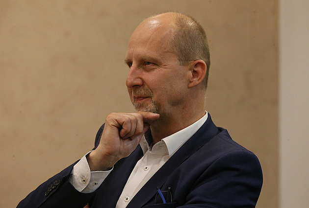Výsledky voleb do Senátu: Děčínsko může mít senátora už dnes, na Lounsku vyhrál Trešl