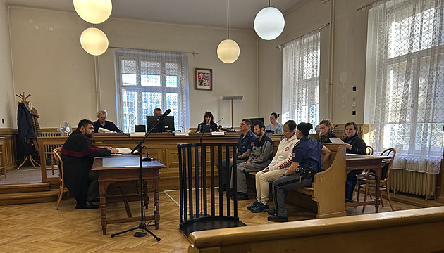 Hádka o telefon se zvrhla. Žena jen zázrakem přežila 24 ran nožem